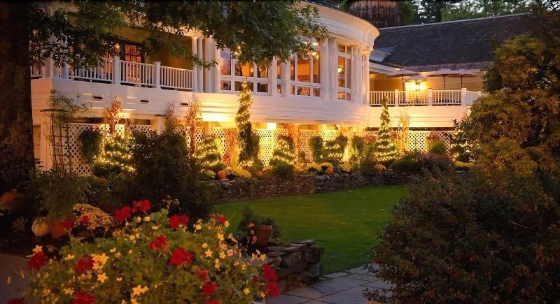 Bedford Village Inn Екстериор снимка