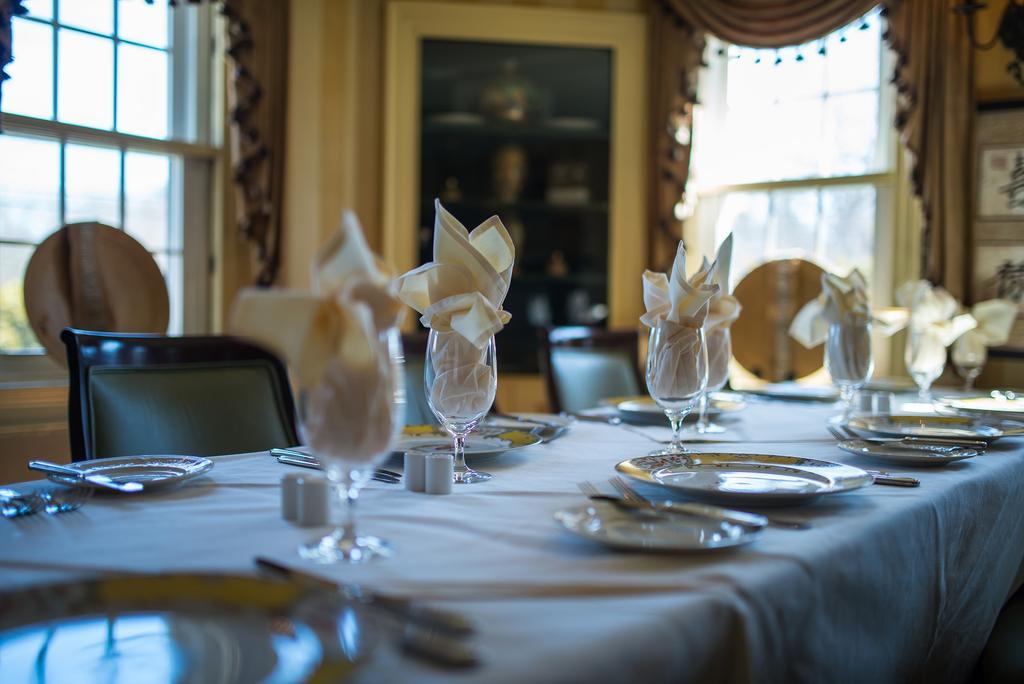 Bedford Village Inn Екстериор снимка